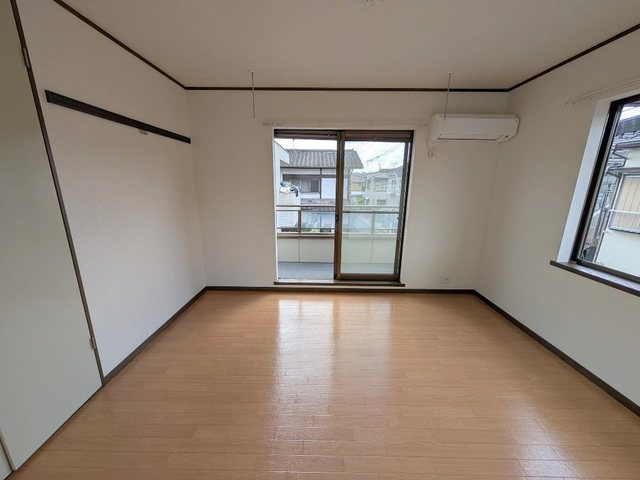ピアレス船橋の洋室