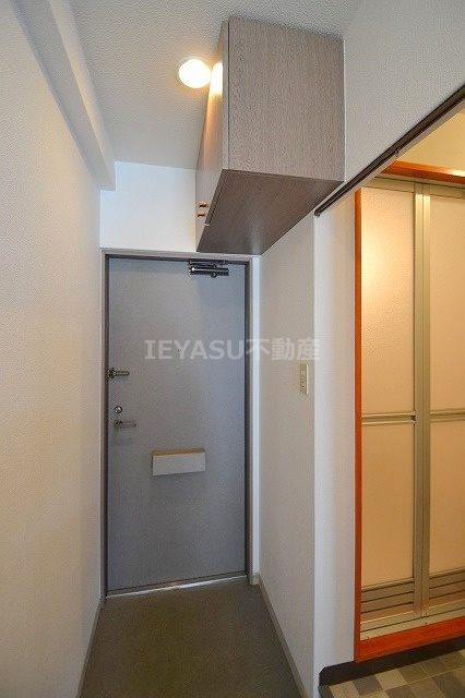 広島市西区庚午南１丁目の賃貸マンションの玄関