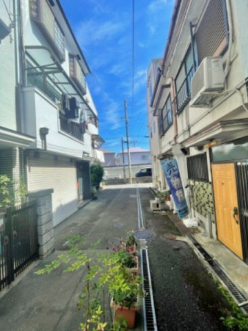 寝屋川市池田南町の前面道路含む現地写真