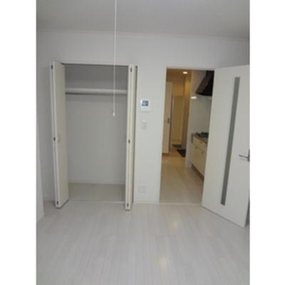【内装】 | Ｅｍｐｅｒｅｕｒ　Ｆｅｒ　ＣＡＬＭＥ