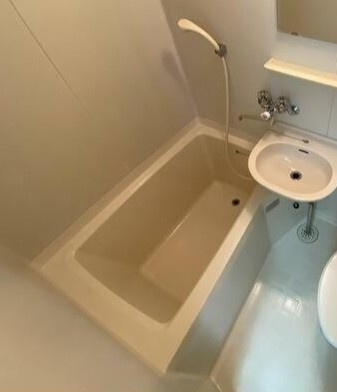 コンフォーム大町の浴室