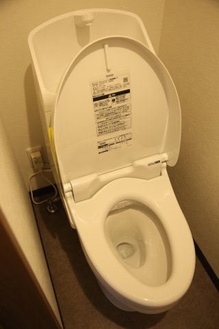 【トイレ】 | Patina千早 | ゆったりとした空間のトイレです※写真は類似です