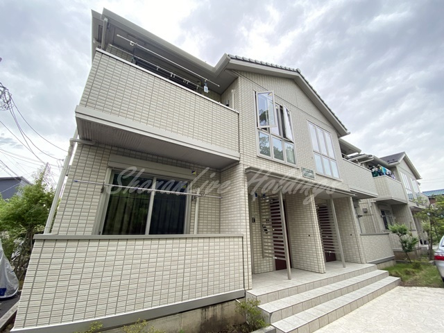 藤沢市鵠沼松が岡４丁目のアパート