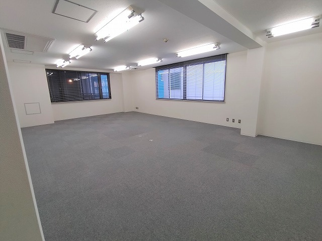 吹田市江坂町１丁目の店舗事務所