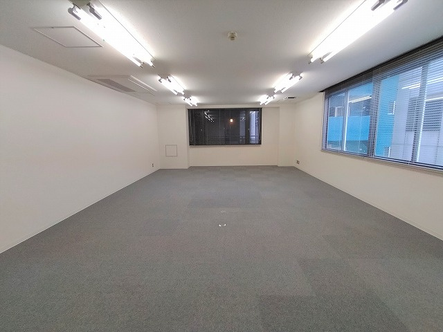 吹田市江坂町１丁目の店舗事務所