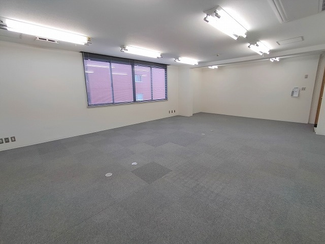 吹田市江坂町１丁目の店舗事務所