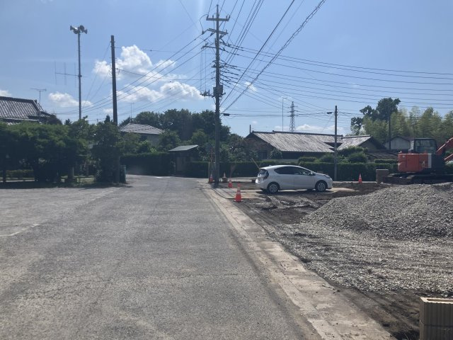 BLOOMING GARDEN　羽生市北2丁目の前面道路含む現地写真