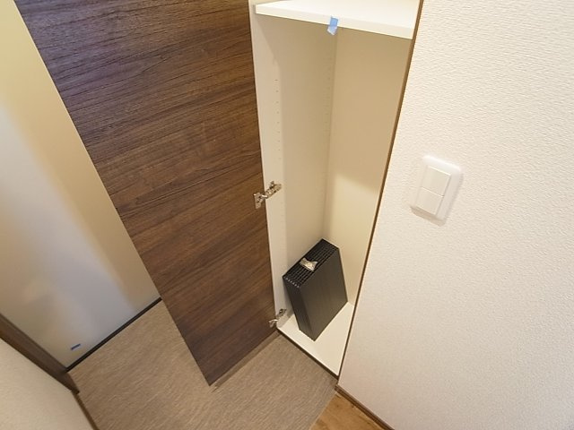 エルデ神戸の玄関|背の高いシューズBOX