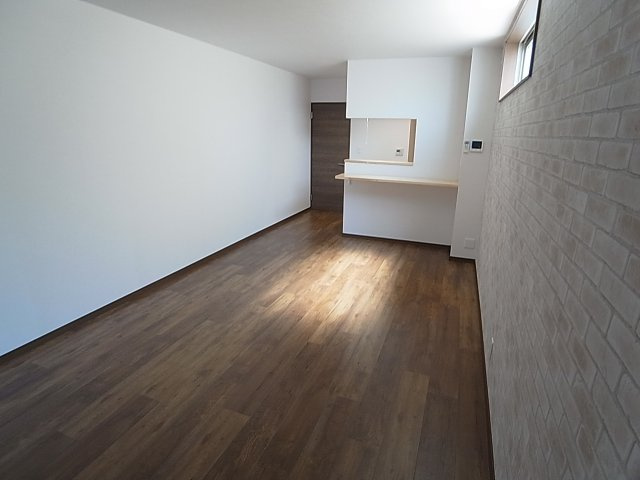 エルデ神戸の内装|開放感の有る広々したリビング
