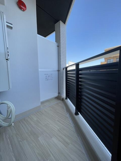 【バルコニー】 | ＳＨＯＫＥＮ　Ｒｅｓｉｄｅｎｃｅ横浜白楽 | 同物件別部屋写真