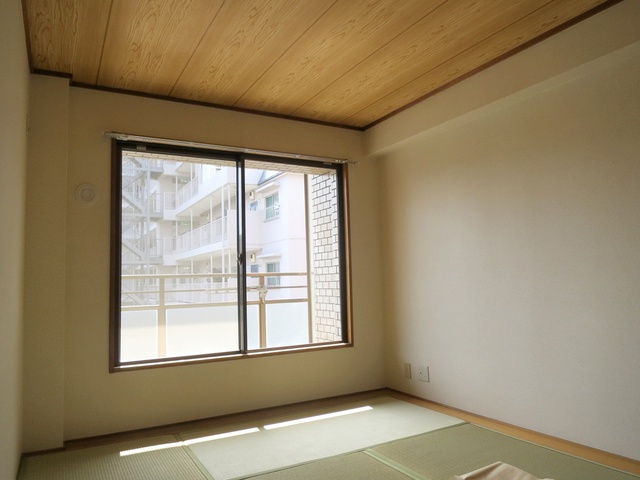 パレッヂ新小岩の和室|あたたかみがある和室です。