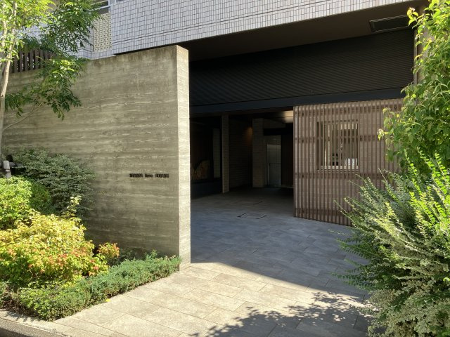 ドレッセリノ青葉台|エントランスには防犯カメラ＆オートロックを完備！安心のセキュリティ体制で暮らせます♪