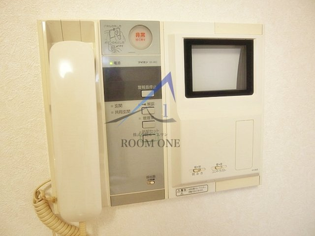 ルーブル新宿西落合六番館 のセキュリティ|モニター付きインターホンです。
