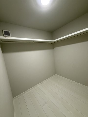 羽曳野市誉田7丁目の収納|家族の荷物をすっきり整理できる収納スペース。収納場所をしっかり確保することで、お部屋を広くきれいに使えます。