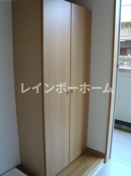 リバーアップ六実の玄関|ゆったりとした玄関です