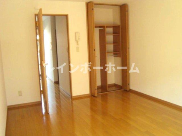 リバーアップ六実の内装|広々とした洋室です