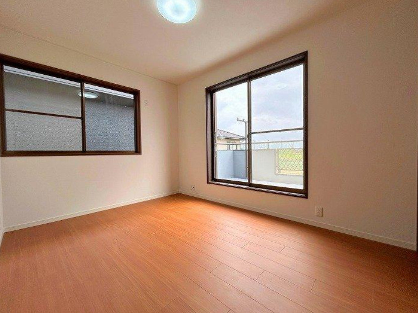 越谷市中島 中古戸建の洋室
