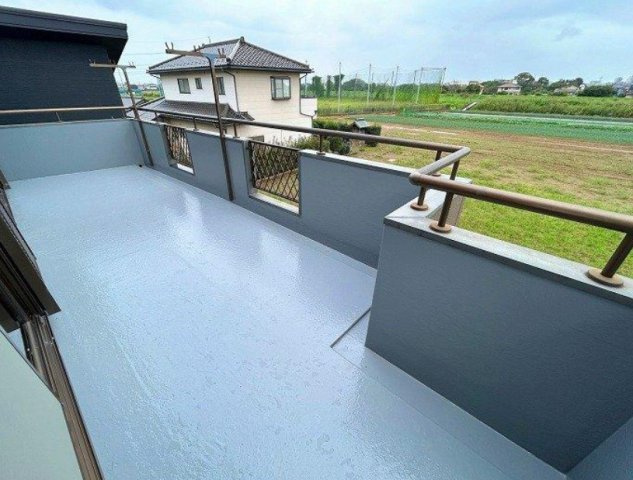 越谷市中島 中古戸建のバルコニー