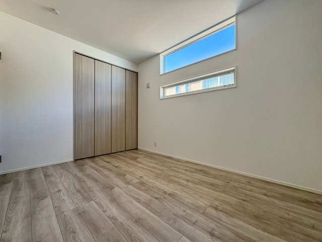「ヌック付き邸宅」高知市海老ノ丸1号地　新築一戸建ての洋室|子供部屋やテレワーク部屋としても使いやすいプライベート空間。