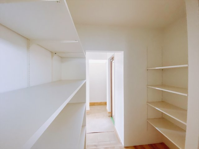 【新築戸建】前橋市荒牧町4丁目の収納|■パントリー｜キッチン横にはパントリーをご用意しております♪また玄関からすぐキッチンに行ける同線になっています♪