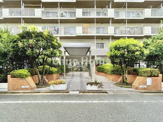 中葛西スカイハイツのエントランス|【エントランス】マンションのエントランスは、その物件の印象を決める、顔とも言える場所です。毎日通る場所ですからきれいなのが一番です。