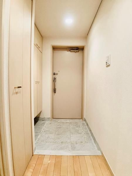 ウヴラージュ広尾の玄関