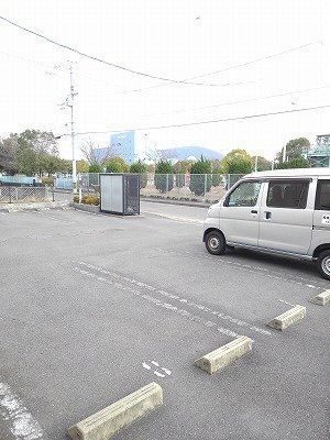 カリーノの駐車場