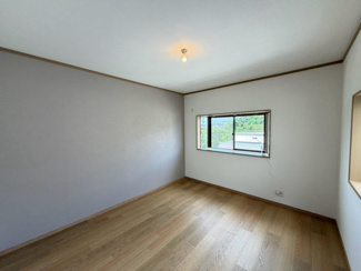 【子供部屋】 | 今木町　中古一戸建 | ゆとりある４ＬＤＫの間取り！テレワークのお仕事部屋、子供部屋等、ライフスタイルや家族構成に合わせて多目的にご使用いただけます♪