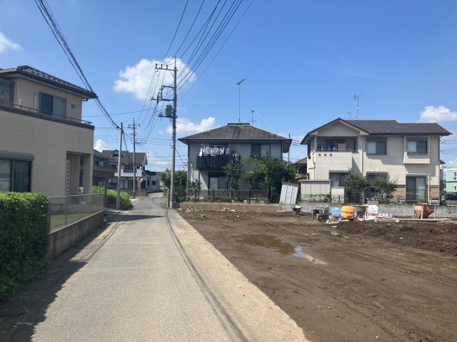 BLOOMING GARDEN　羽生市北2丁目の前面道路含む現地写真