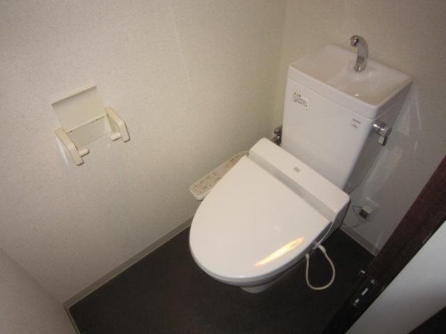 アマーレ東海通の玄関