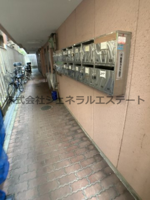 パールハイツ野里のエントランス