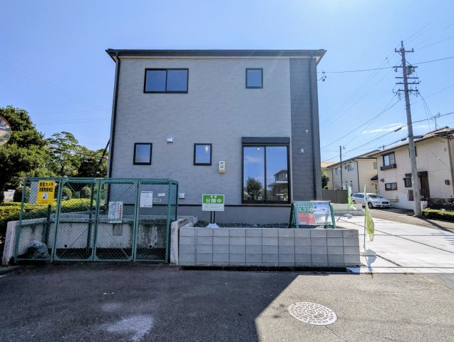 小牧市光ケ丘二丁目　全1棟の外観