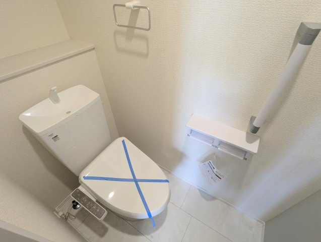 小牧市光ケ丘二丁目　全1棟のトイレ