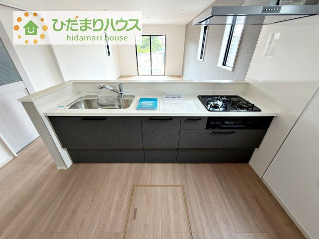 【キッチン】 | 土浦市文京町1期　新築戸建　1号棟 | 3口コンロでお料理する時間も短くなりそうですね(*‘∀‘)