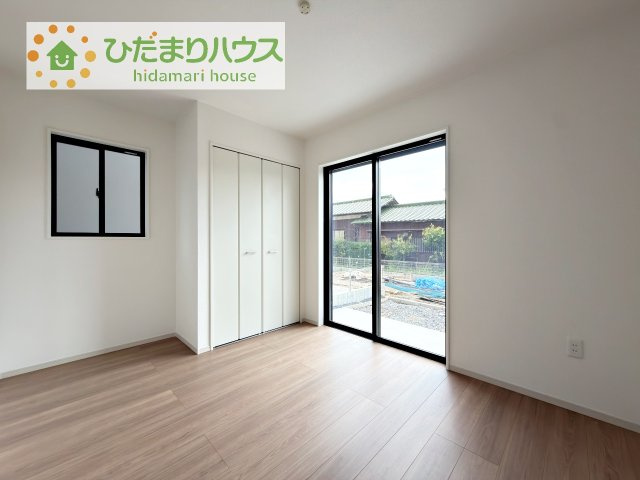 【洋室】 | 土浦市文京町1期　新築戸建　1号棟 | 夏場に心地良いひんやり感はフローリングならでは☆彡