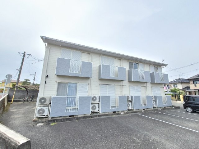 鳥栖南ハイツの外観|外壁塗装済みで綺麗です。