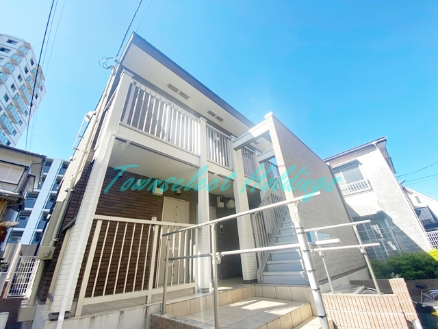 藤沢市片瀬のアパートの外観