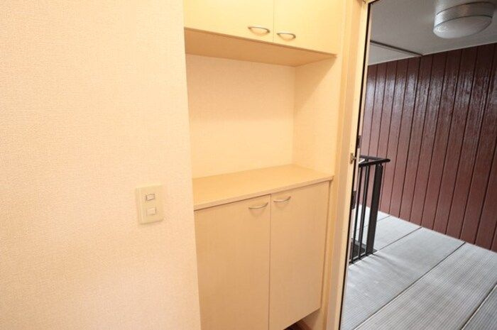 ROYAL GARDEN CASAHARAの玄関|シューズボックスです