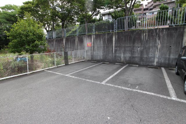 サングリーン今井の駐車場