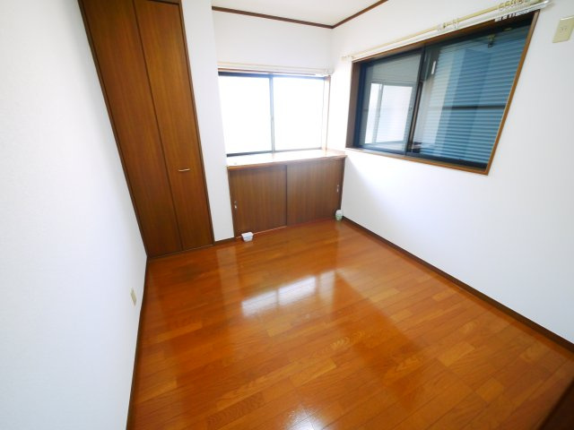東金市西福俵　中古戸建の洋室|内外装リフォーム済み令和8年9月  都市ガス上下水 JR東金線福俵駅徒歩約6分 カーポート1台可