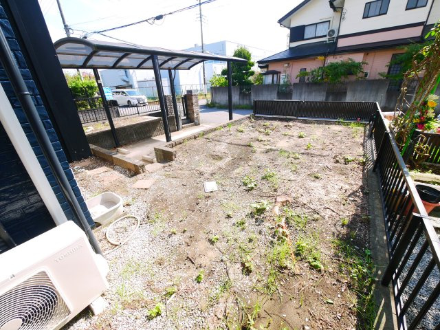 東金市西福俵　中古戸建の庭|内外装リフォーム済み令和8年9月  都市ガス上下水 JR東金線福俵駅徒歩約6分 カーポート1台可