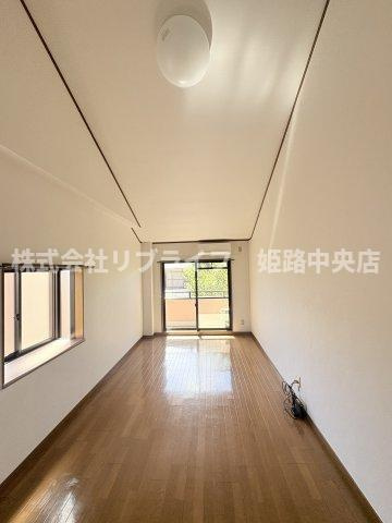 ベルフラワー山野井の居間・リビング