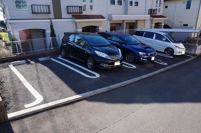 【駐車場】 | ラフィネ | 駐車場
