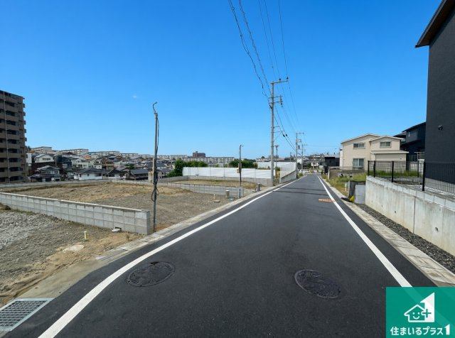 ◆富田林市廿山　第2期　新築一戸建ての前面道路含む現地写真|周辺は落ち着いた街並みの住宅地！子育てがしやすい住環境です！まだ未完成ですが、現地でしかわからない事もございます。是非一度ご覧ください。