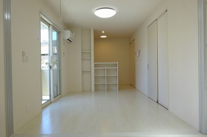 Royal　Park　HIMEKO　Ｉ・Ｊの居間・リビング|こちらの居間で趣味の時間をお楽しみください