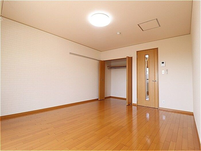 アクアヒルズの洋室|広々とした洋室です