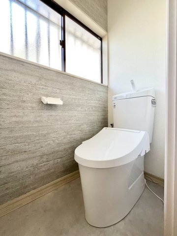 久喜市菖蒲町 1期 リフォーム物件のトイレ|〇トイレ〇
新品交換済み、温水洗浄便座です。
2026年10月撮影