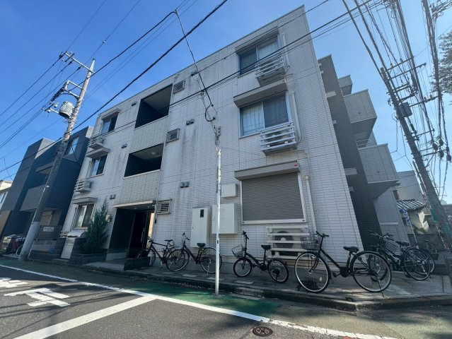 府中市府中町１丁目のアパートの外観