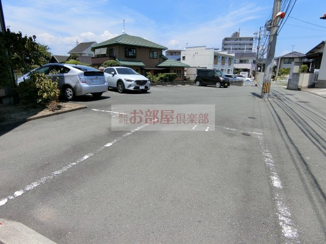 和楽園ハイツ弐番館の駐車場|駐車スペースもあります