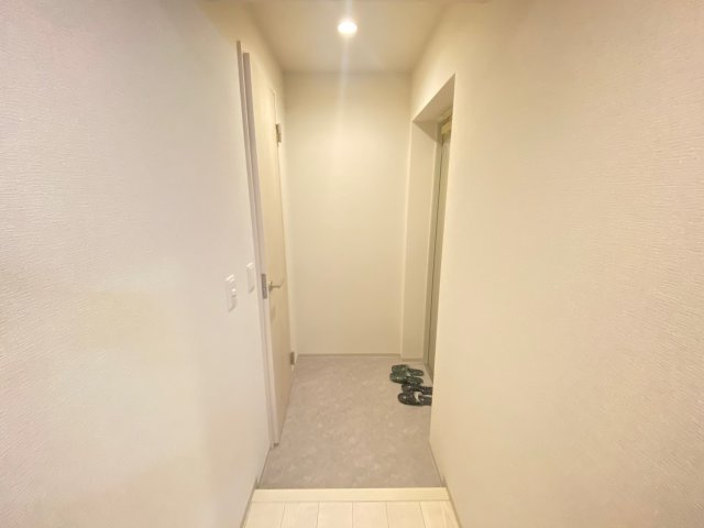 esteOeste難波元町の玄関